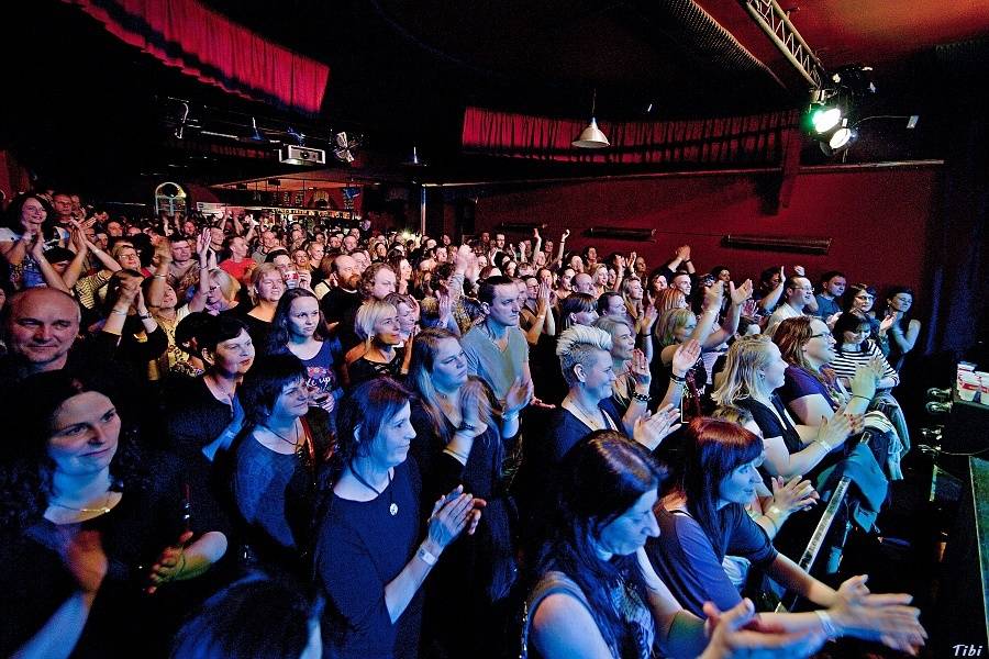 Oživená Alice s Danem Bártou nadchla fanoušky i v Českých Budějovicích