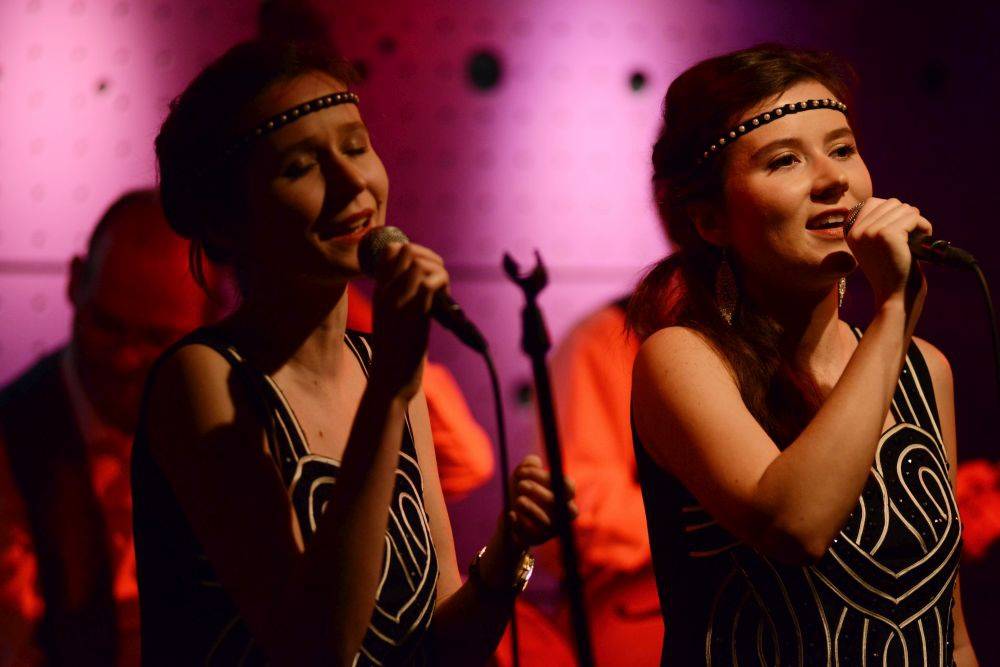 Mr. Elastik rozpoutal v Jazz Docku electroswingovou horečku