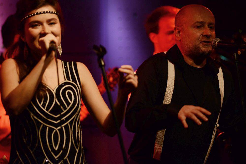 Mr. Elastik rozpoutal v Jazz Docku electroswingovou horečku