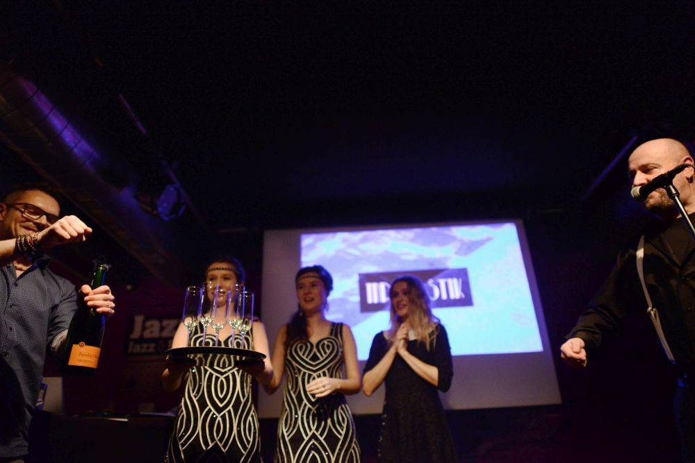 Mr. Elastik rozpoutal v Jazz Docku electroswingovou horečku