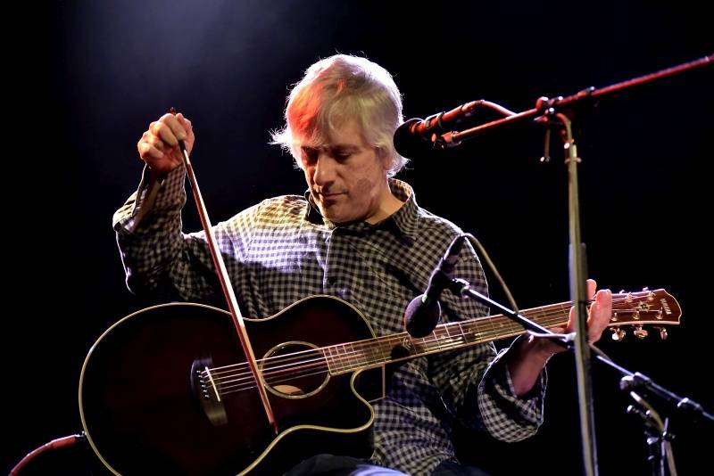 V Praze předvedl kytarové umění Lee Ranaldo, spoluzakladatel Sonic Youth