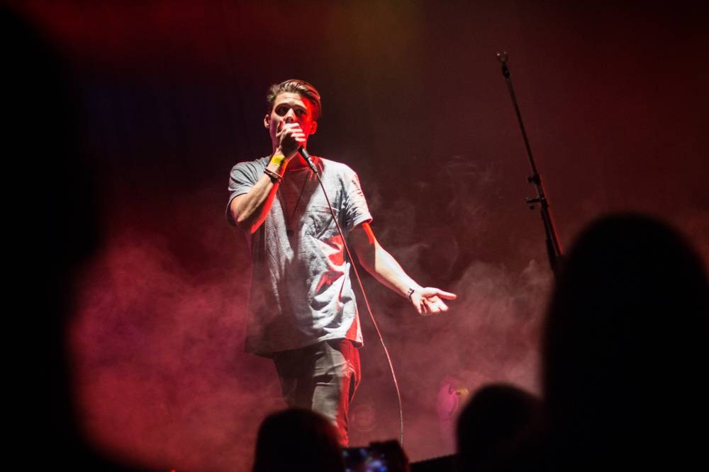 Sebastian v Brně odehrál koncert kompletně akusticky