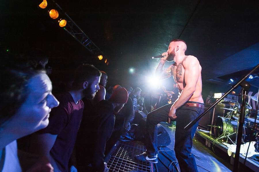 Surovost i skvělý zvuk doprovázaly koncert Lionheart v Rock Café