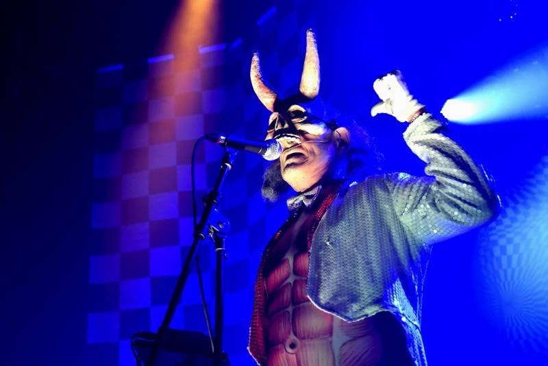 Maskovaní The Residents byli v Akropoli tajemní, šílení i teatrální