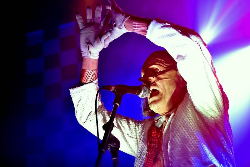 Maskovaní The Residents byli v Akropoli tajemní, šílení i teatrální