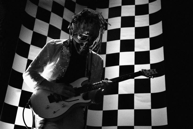 Maskovaní The Residents byli v Akropoli tajemní, šílení i teatrální