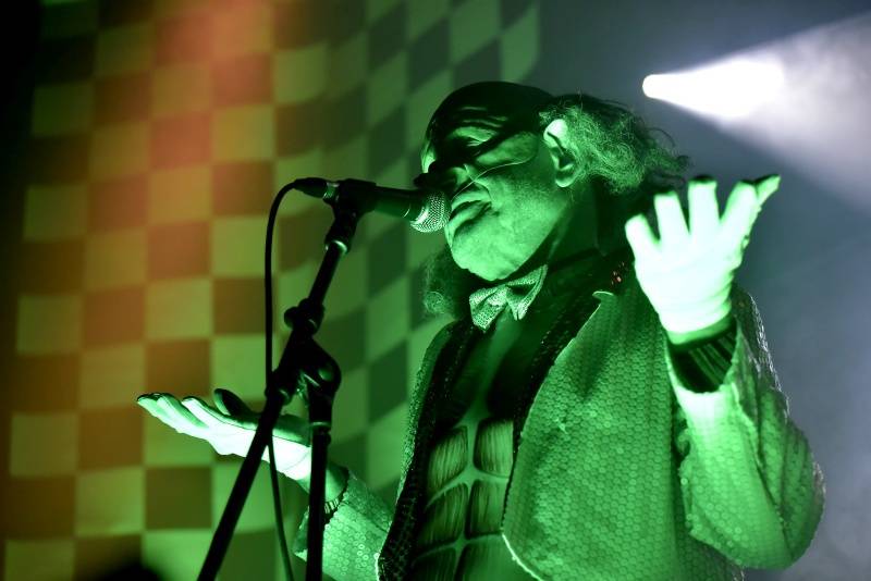 Maskovaní The Residents byli v Akropoli tajemní, šílení i teatrální