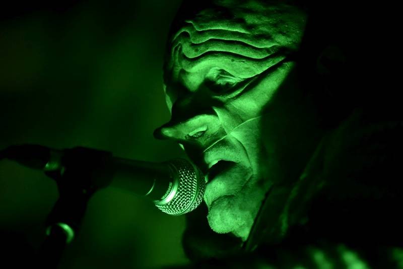 Maskovaní The Residents byli v Akropoli tajemní, šílení i teatrální