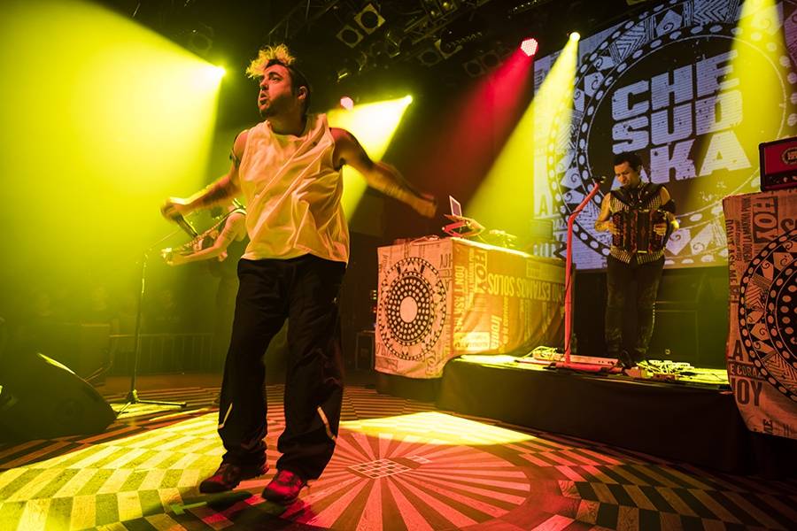 Che Sudaka v Lucerna Music Baru: radost, tanec a příval energie 