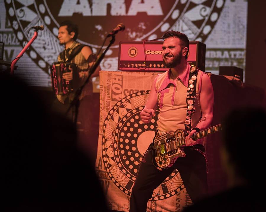 Che Sudaka v Lucerna Music Baru: radost, tanec a příval energie 