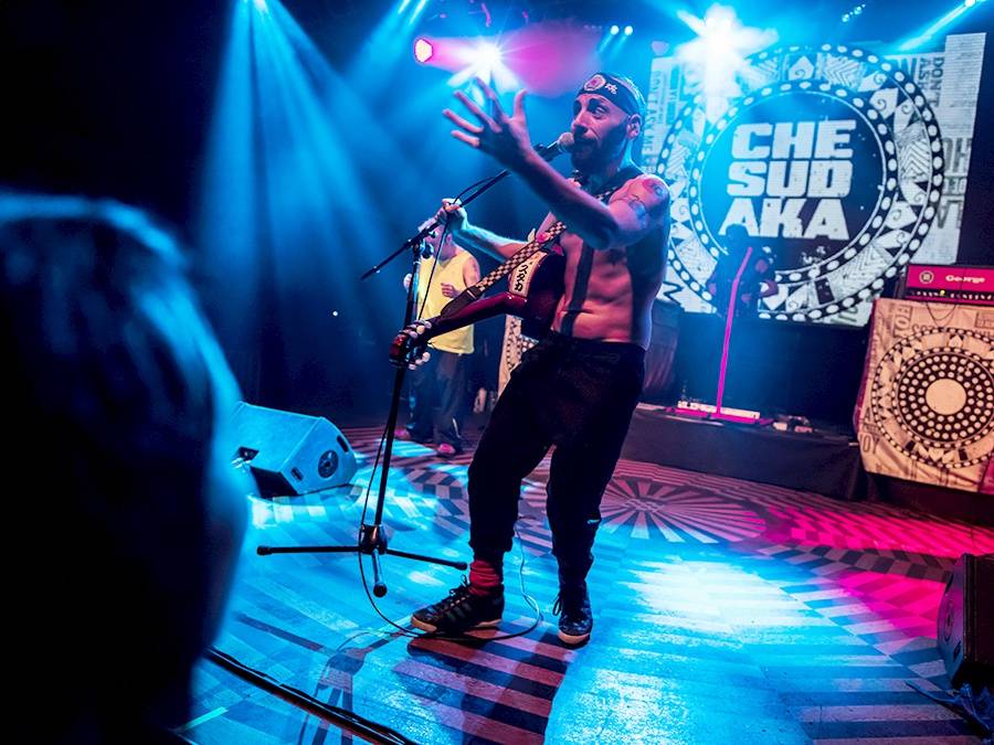 Che Sudaka v Lucerna Music Baru: radost, tanec a příval energie 