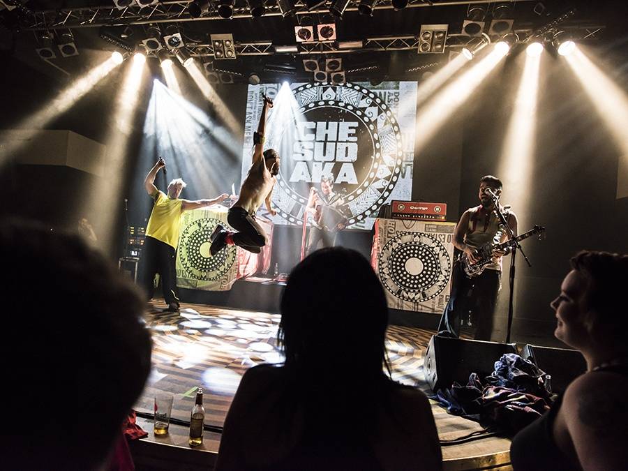 Che Sudaka v Lucerna Music Baru: radost, tanec a příval energie 