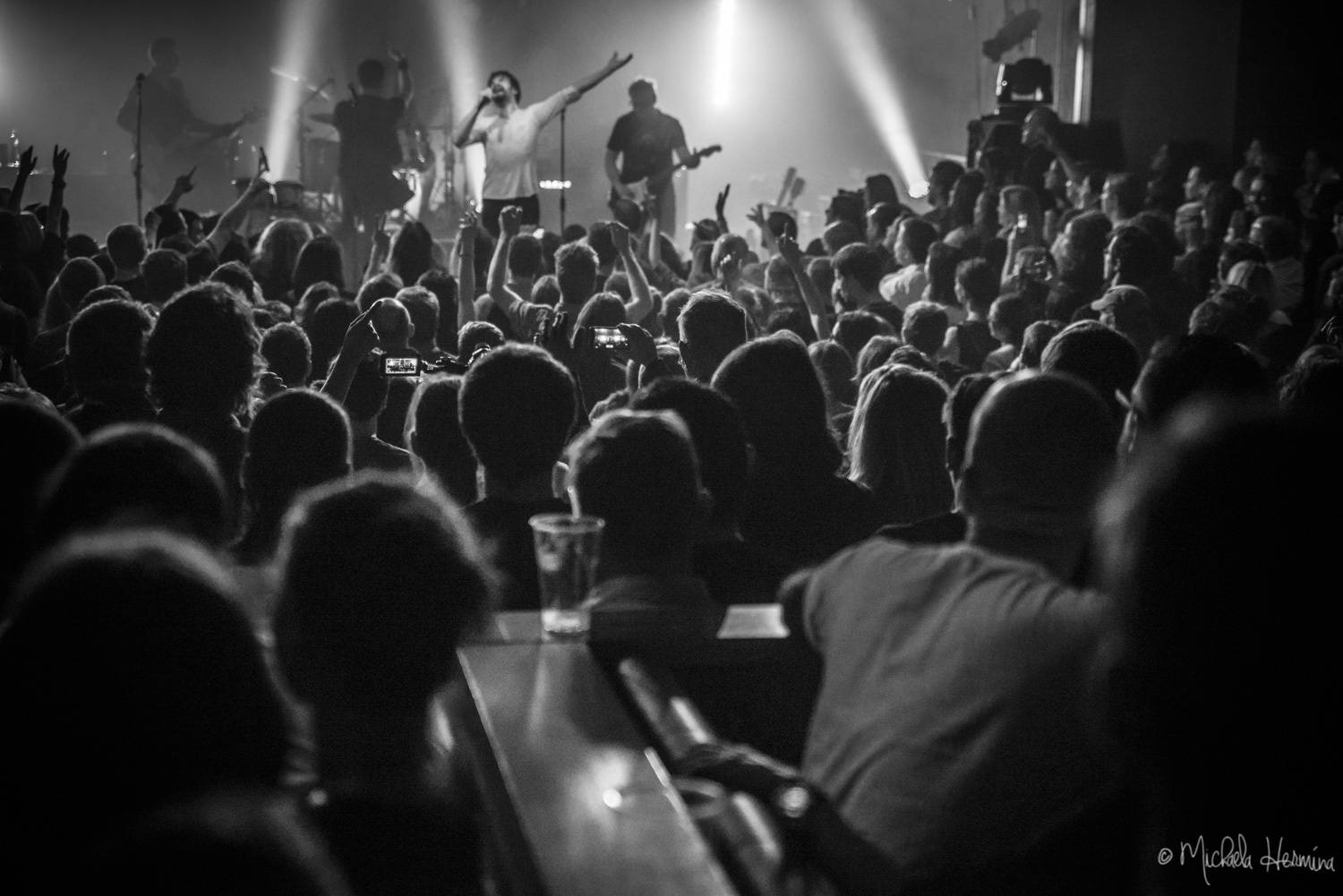 Praha vzpomínala na devadesátky: Alice strhla Retro Music Hall