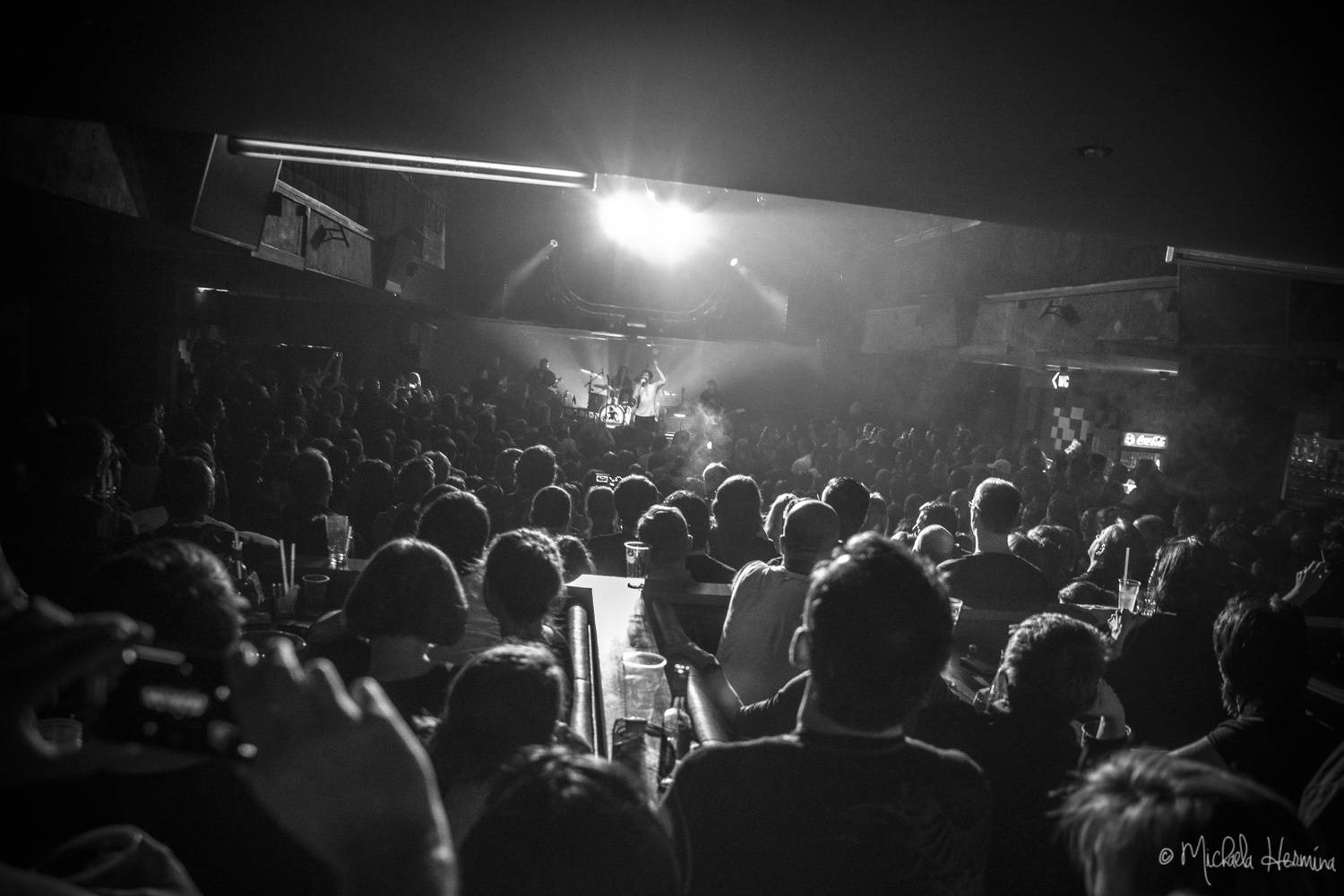 Praha vzpomínala na devadesátky: Alice strhla Retro Music Hall