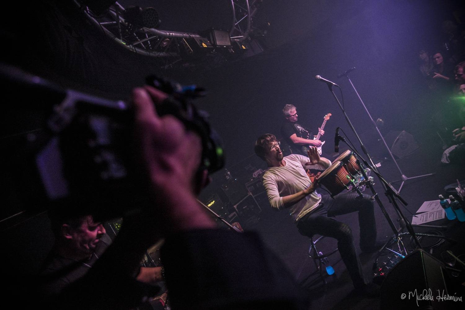 Praha vzpomínala na devadesátky: Alice strhla Retro Music Hall