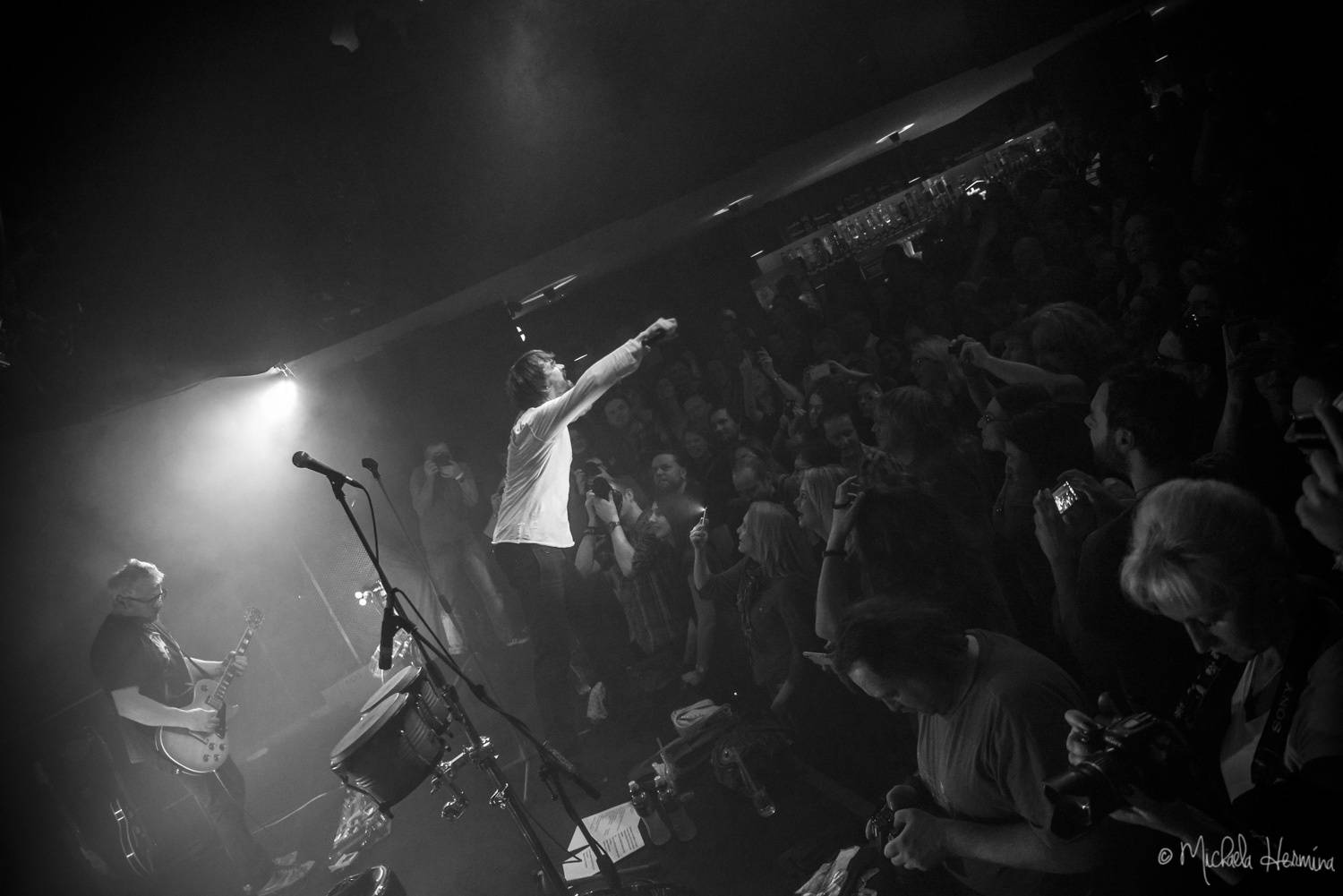 Praha vzpomínala na devadesátky: Alice strhla Retro Music Hall