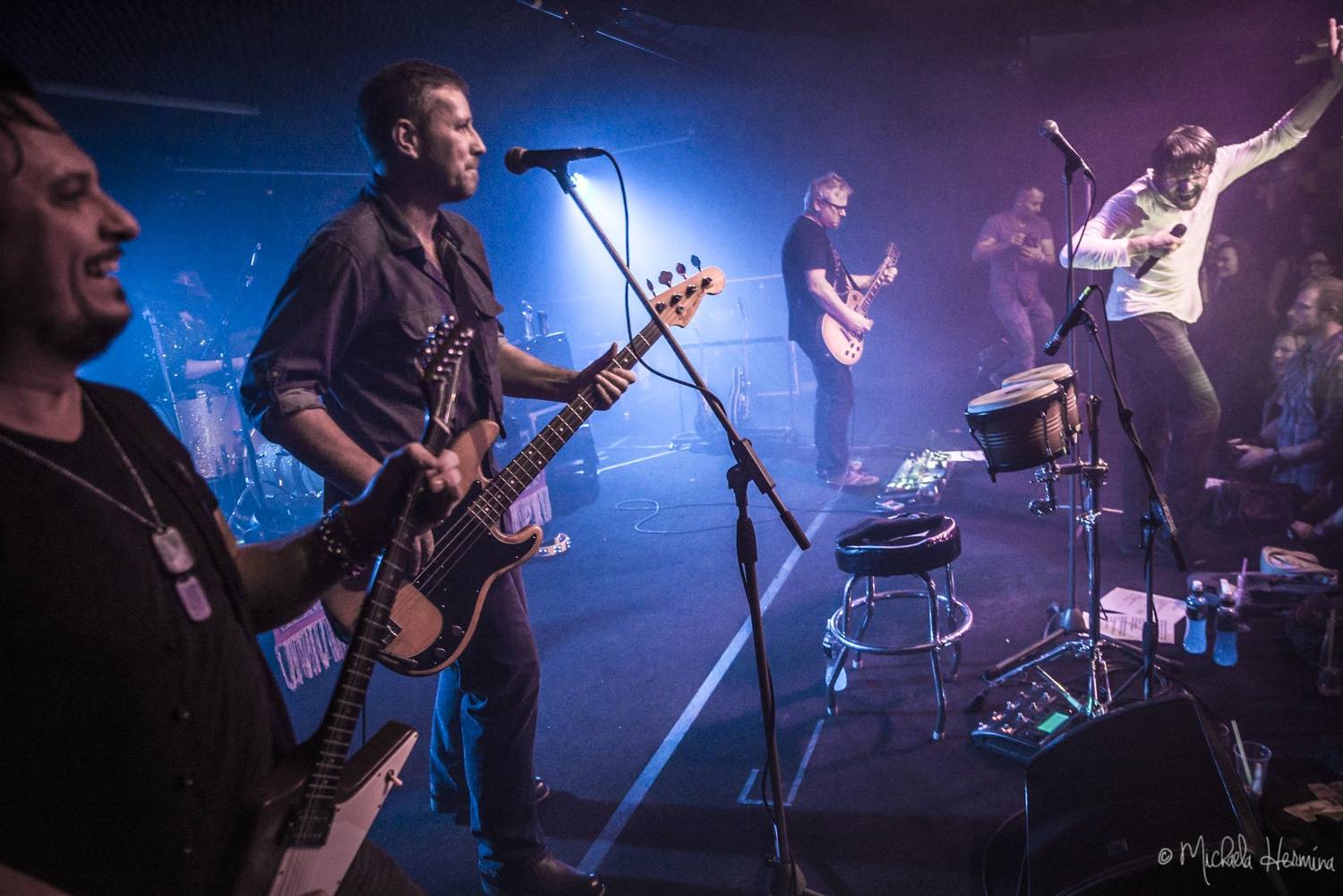 Praha vzpomínala na devadesátky: Alice strhla Retro Music Hall