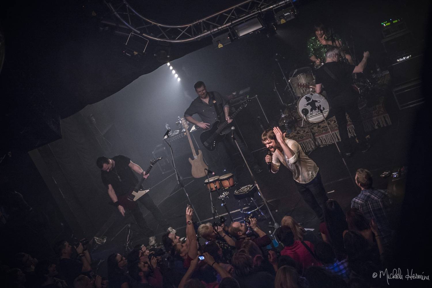 Praha vzpomínala na devadesátky: Alice strhla Retro Music Hall