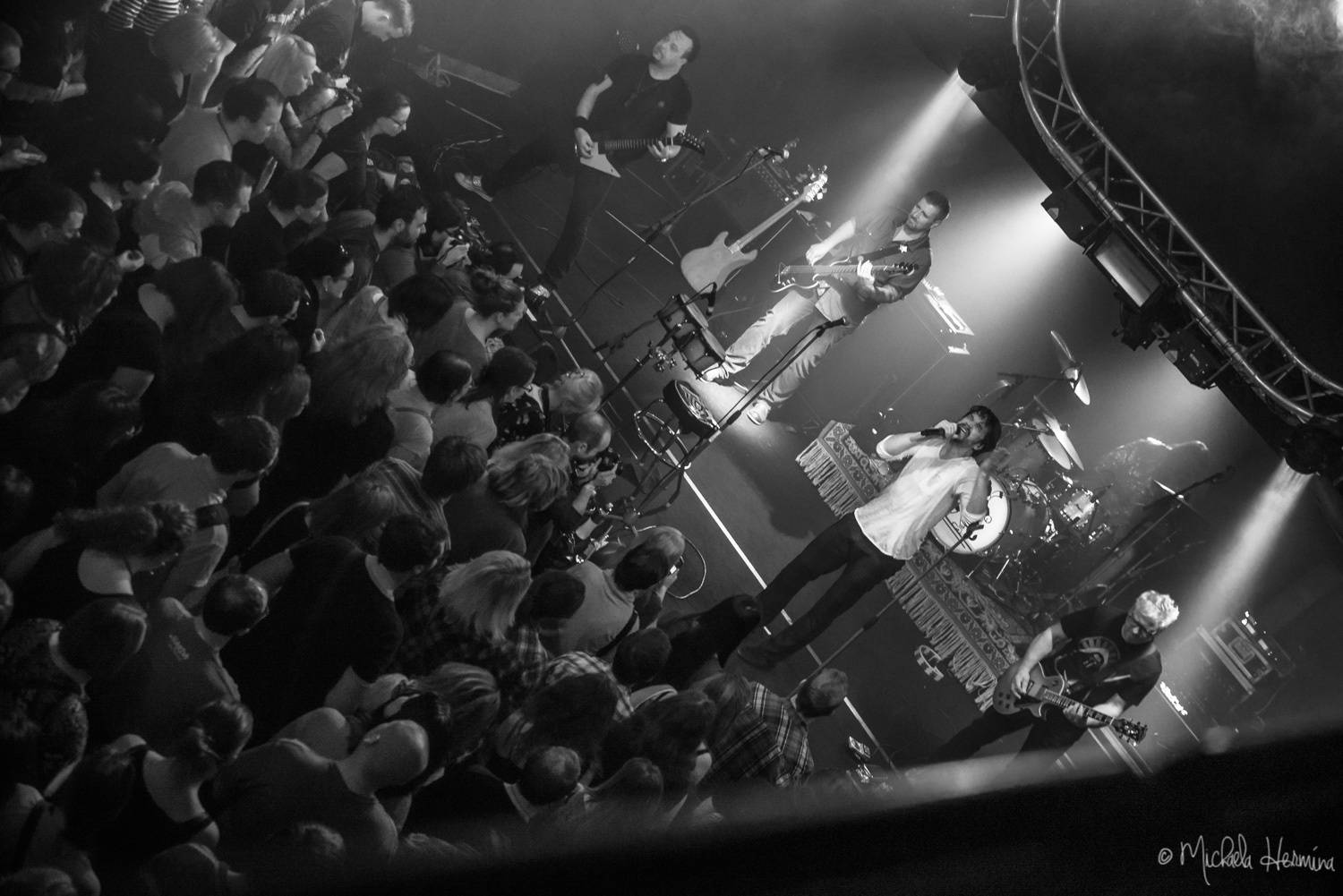 Praha vzpomínala na devadesátky: Alice strhla Retro Music Hall