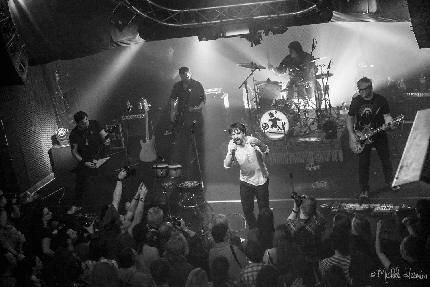 Praha vzpomínala na devadesátky: Alice strhla Retro Music Hall