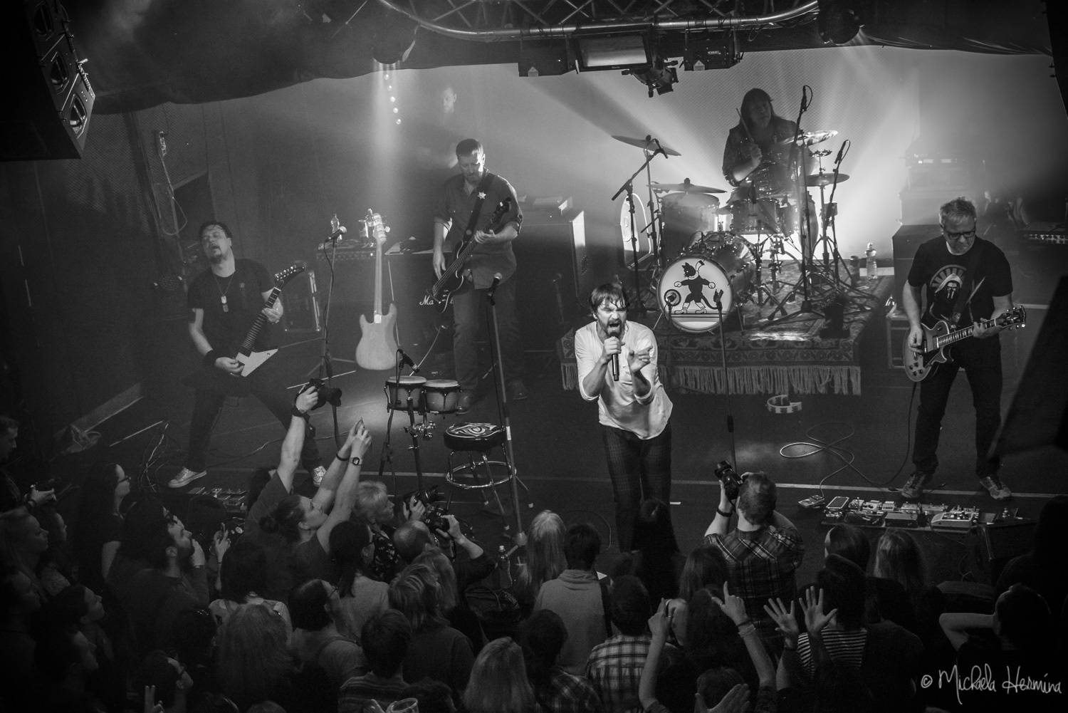 Praha vzpomínala na devadesátky: Alice strhla Retro Music Hall