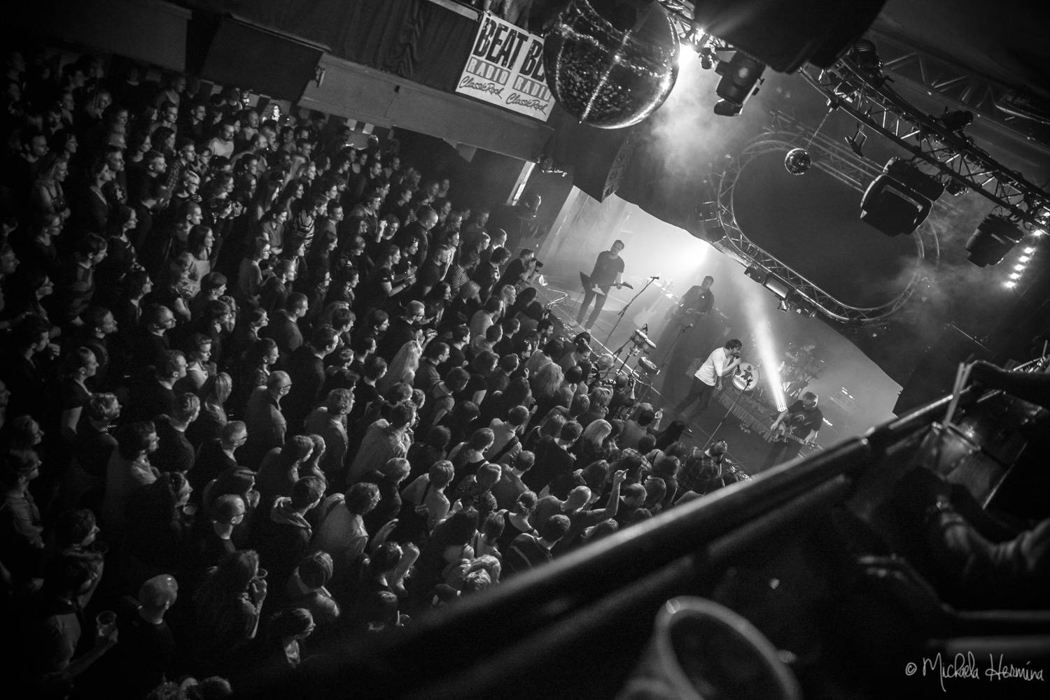 Praha vzpomínala na devadesátky: Alice strhla Retro Music Hall