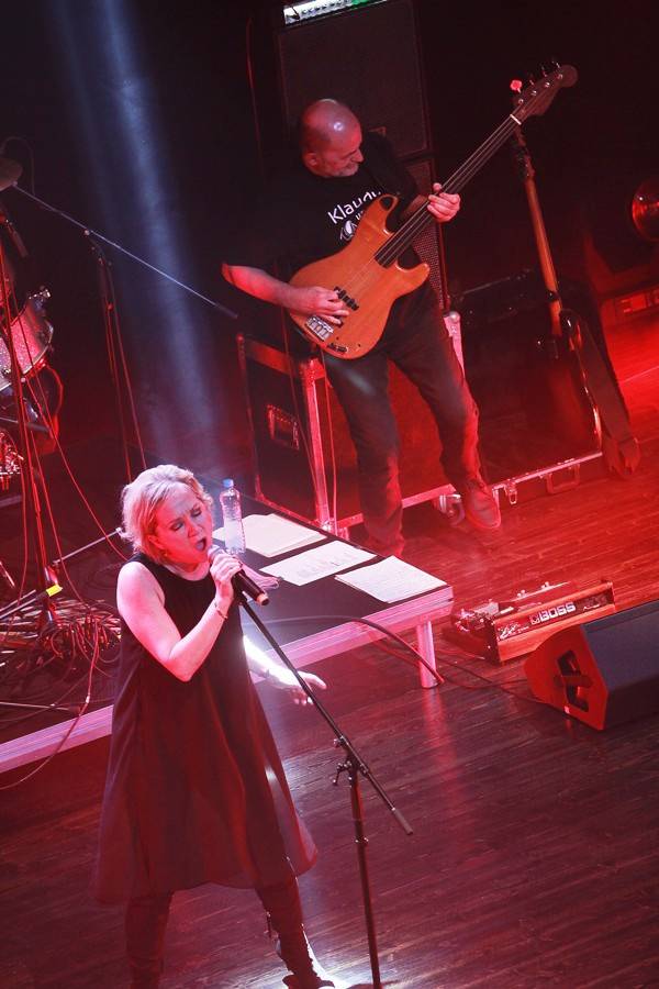 Stromboli byli v Brně v oslabení, Báru Basikovou a spol. doplnil Miloš Meier 