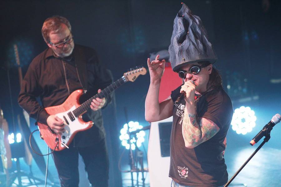 Stromboli byli v Brně v oslabení, Báru Basikovou a spol. doplnil Miloš Meier 