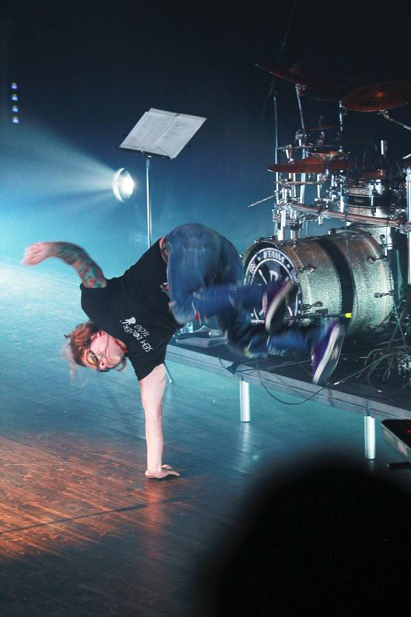 Stromboli byli v Brně v oslabení, Báru Basikovou a spol. doplnil Miloš Meier 