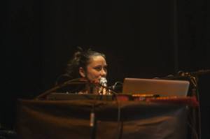 Prague New York Effects: Výborné spojení Lenky Dusilové a tanečnice Tendayi Kuumba zakončilo Spectaculare