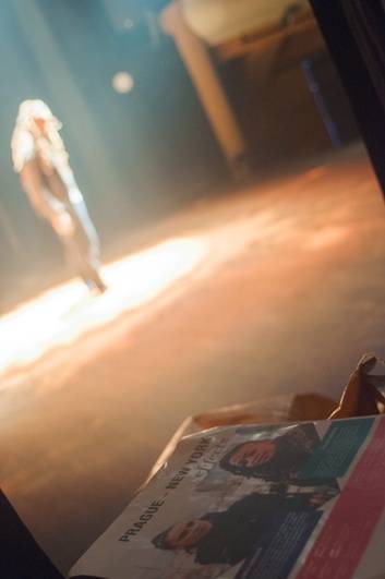 Prague New York Effects: Výborné spojení Lenky Dusilové a tanečnice Tendayi Kuumba zakončilo Spectaculare