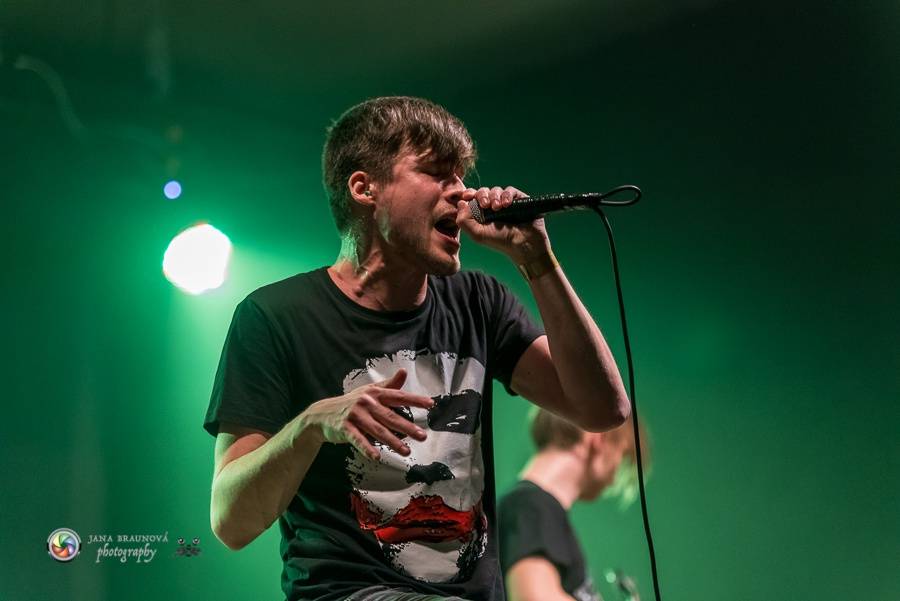 Rybičky 48 v Plzni - Kuba Ryba byl hlasově indisponován, i tak Plzeň nabili energií