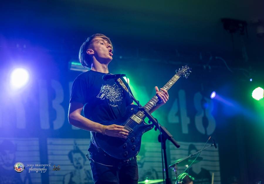 Rybičky 48 v Plzni - Kuba Ryba byl hlasově indisponován, i tak Plzeň nabili energií