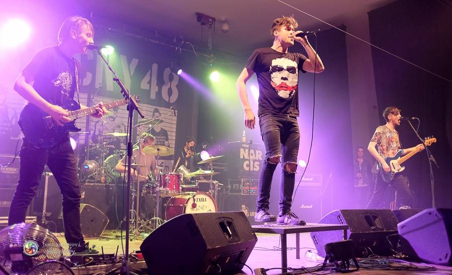 Rybičky 48 v Plzni - Kuba Ryba byl hlasově indisponován, i tak Plzeň nabili energií