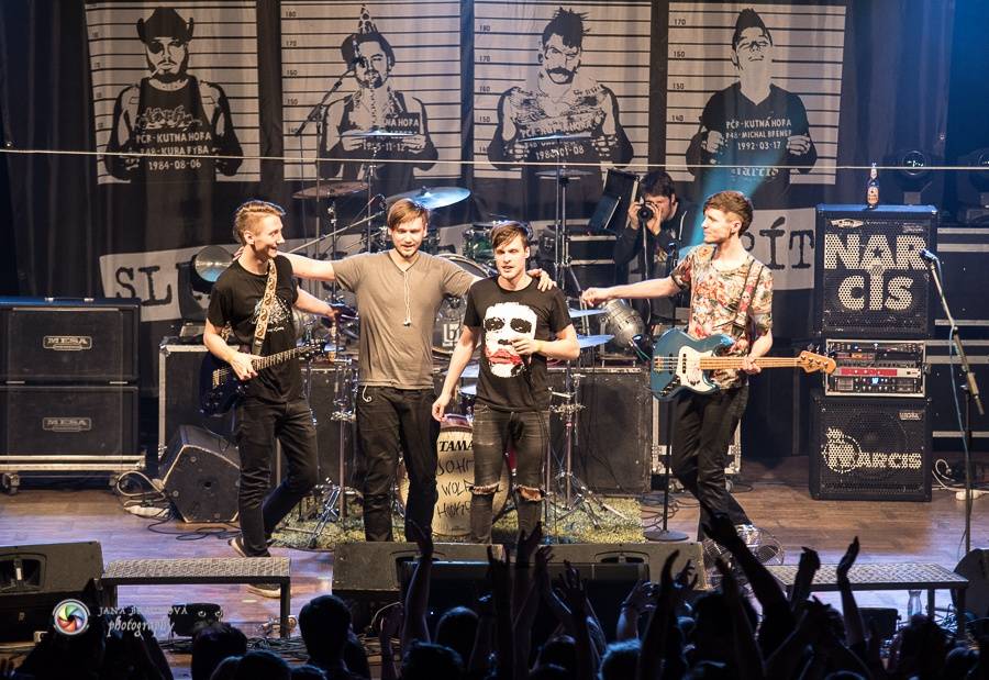 Rybičky 48 v Plzni - Kuba Ryba byl hlasově indisponován, i tak Plzeň nabili energií