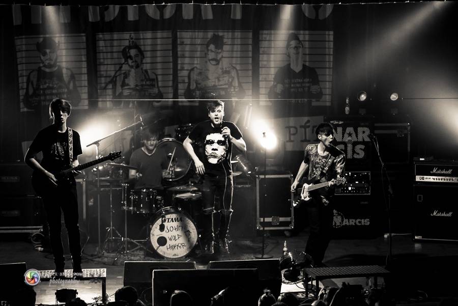 Rybičky 48 v Plzni - Kuba Ryba byl hlasově indisponován, i tak Plzeň nabili energií