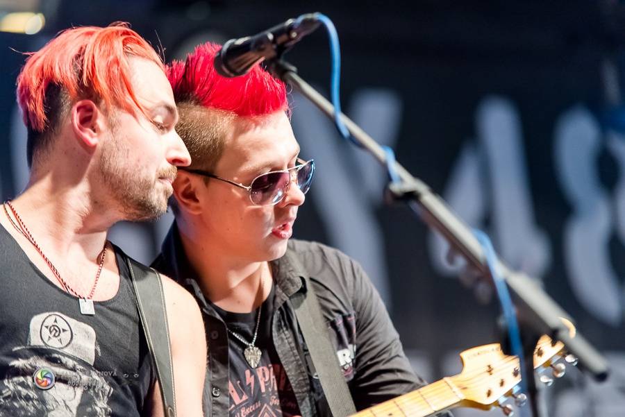 Rybičky 48 v Plzni - Kuba Ryba byl hlasově indisponován, i tak Plzeň nabili energií