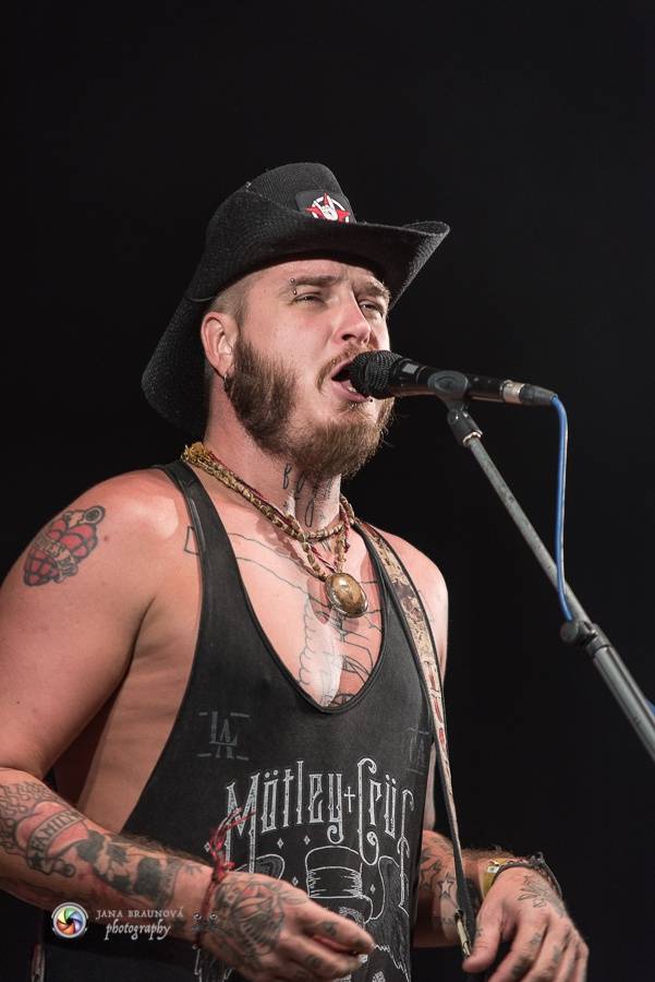 Rybičky 48 v Plzni - Kuba Ryba byl hlasově indisponován, i tak Plzeň nabili energií