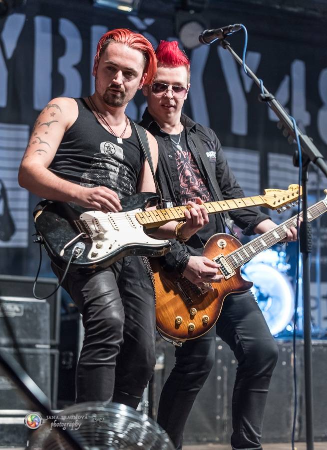 Rybičky 48 v Plzni - Kuba Ryba byl hlasově indisponován, i tak Plzeň nabili energií