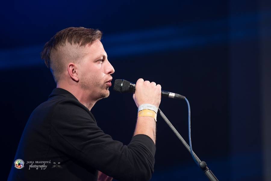 Rybičky 48 v Plzni - Kuba Ryba byl hlasově indisponován, i tak Plzeň nabili energií