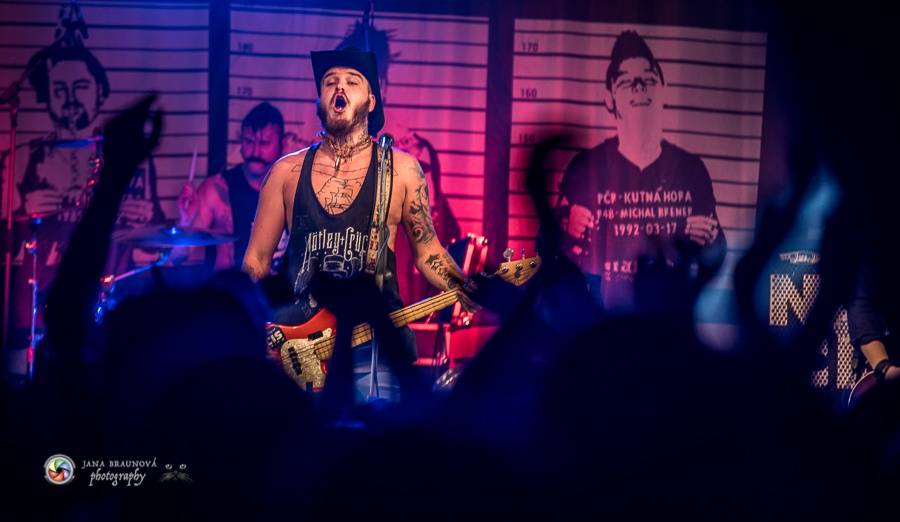 Rybičky 48 v Plzni - Kuba Ryba byl hlasově indisponován, i tak Plzeň nabili energií