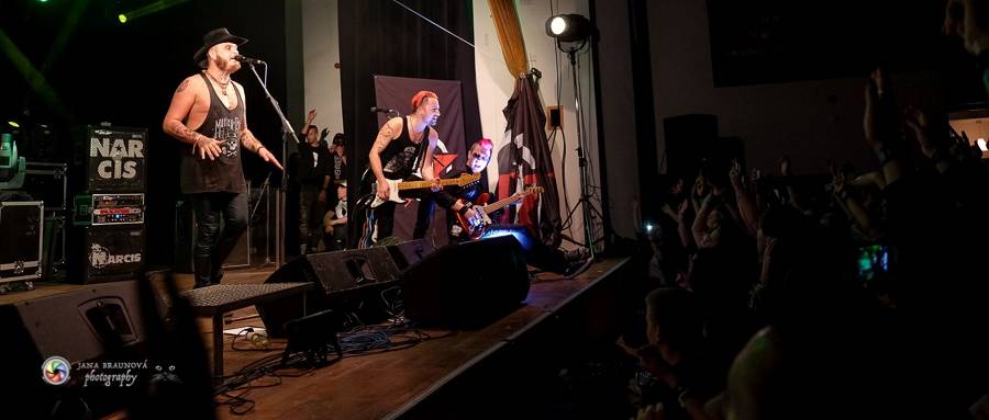 Rybičky 48 v Plzni - Kuba Ryba byl hlasově indisponován, i tak Plzeň nabili energií