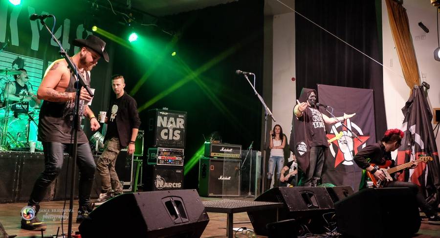 Rybičky 48 v Plzni - Kuba Ryba byl hlasově indisponován, i tak Plzeň nabili energií