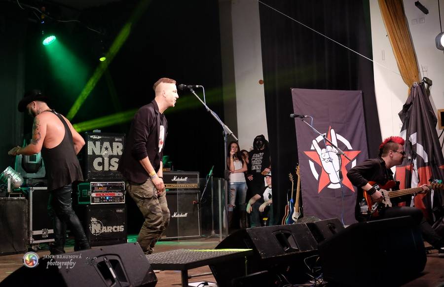 Rybičky 48 v Plzni - Kuba Ryba byl hlasově indisponován, i tak Plzeň nabili energií