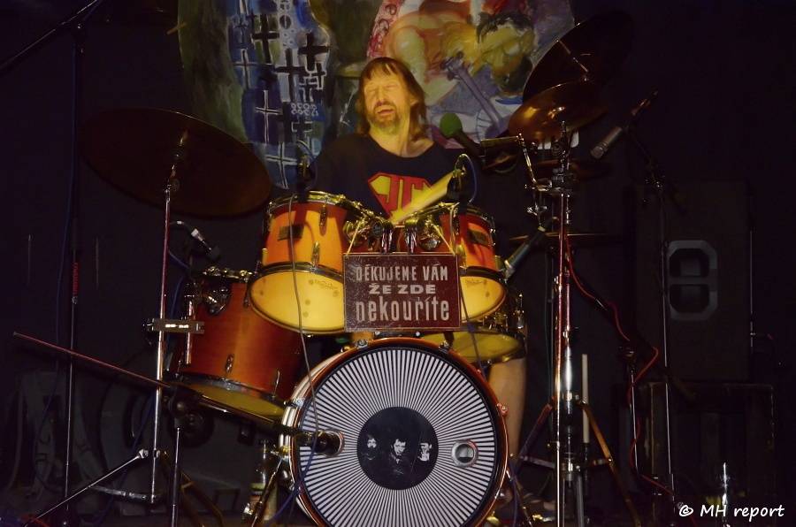 Znouzectnost rozjela narozeninový večírek v Plzni