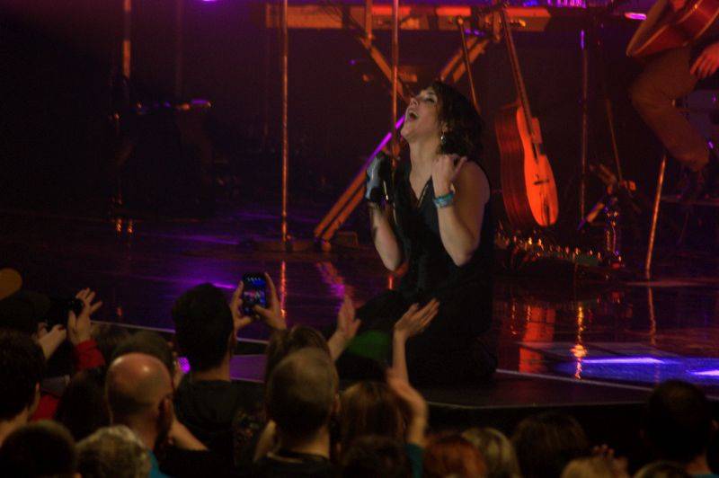 Francouzský temperament Zaz rozehřál i ledovou plochu v Brně