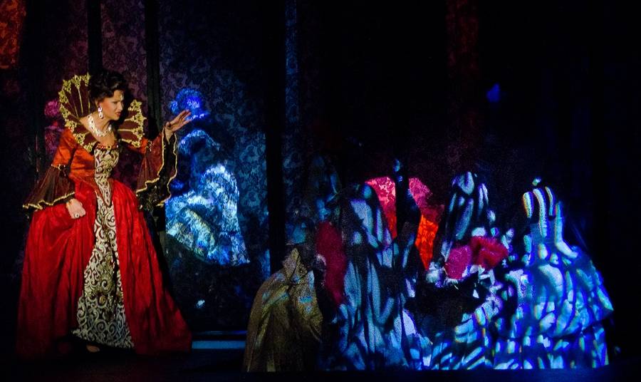 Angelika se vrátila v novém kabátě: Josef Vojtek a Michaela Gemrotová v hlavních rolích zaplnili divadlo Broadway