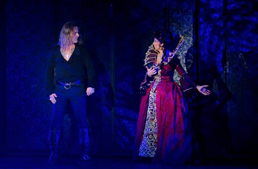 Angelika se vrátila v novém kabátě: Josef Vojtek a Michaela Gemrotová v hlavních rolích zaplnili divadlo Broadway