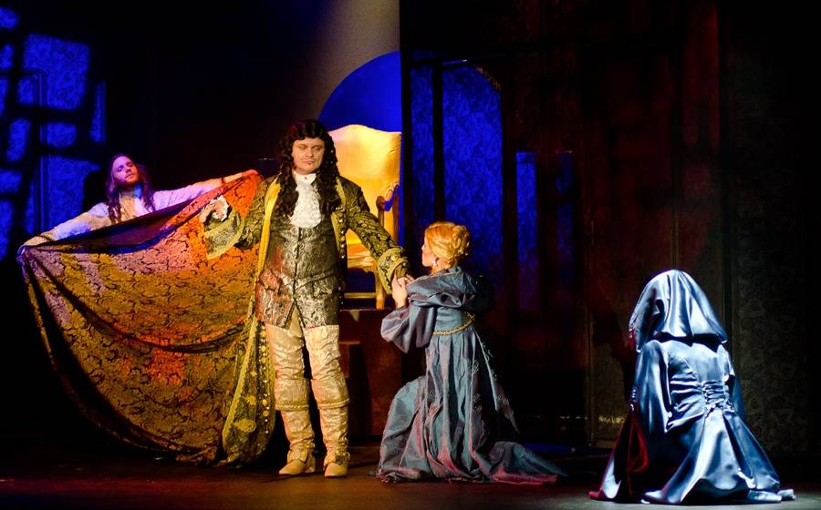 Angelika se vrátila v novém kabátě: Josef Vojtek a Michaela Gemrotová v hlavních rolích zaplnili divadlo Broadway