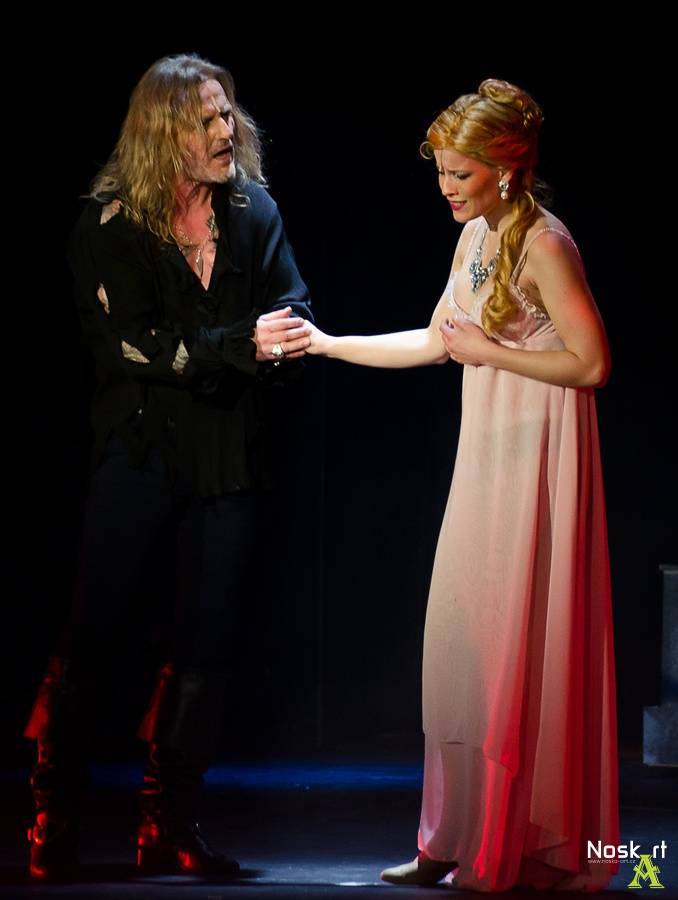 Angelika se vrátila v novém kabátě: Josef Vojtek a Michaela Gemrotová v hlavních rolích zaplnili divadlo Broadway